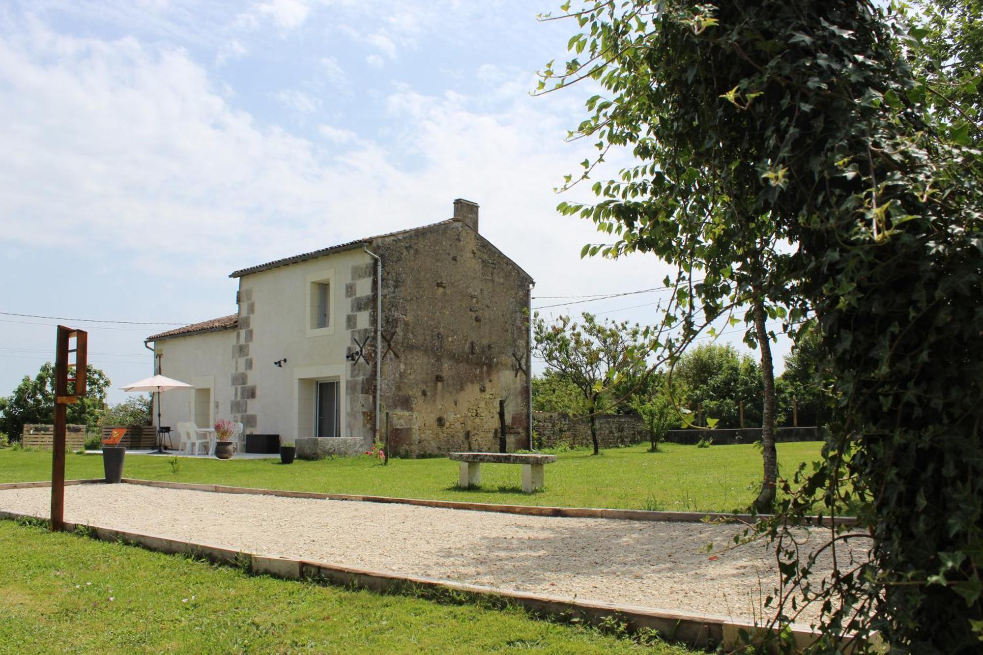 Le Gite Du Verger Saint-Bris-des-Bois Dış mekan fotoğraf